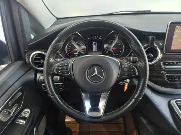 Mercedes-Benz V-Class 2020