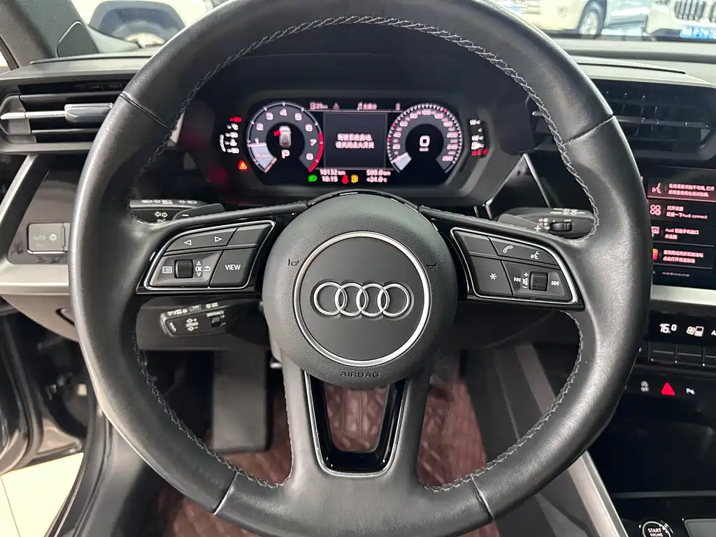 Audi A3 2023 — фото 10