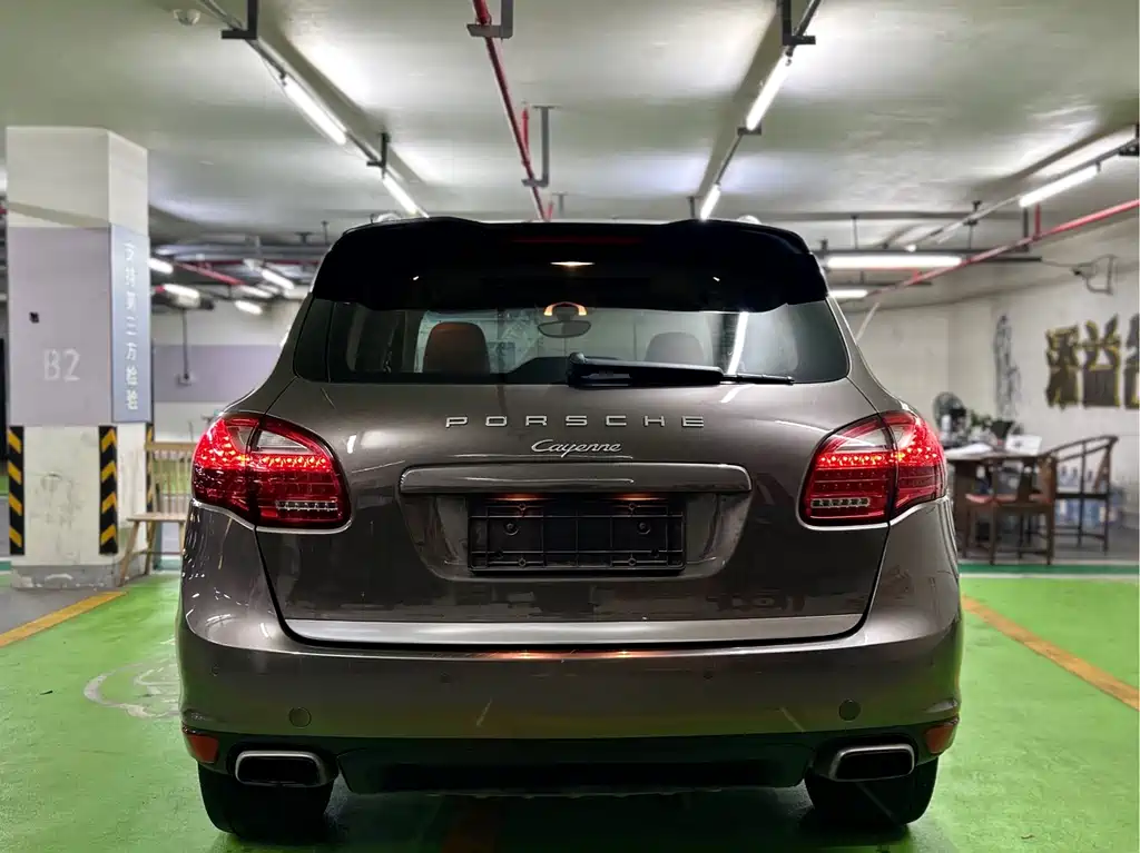 Porsche Cayenne 2011