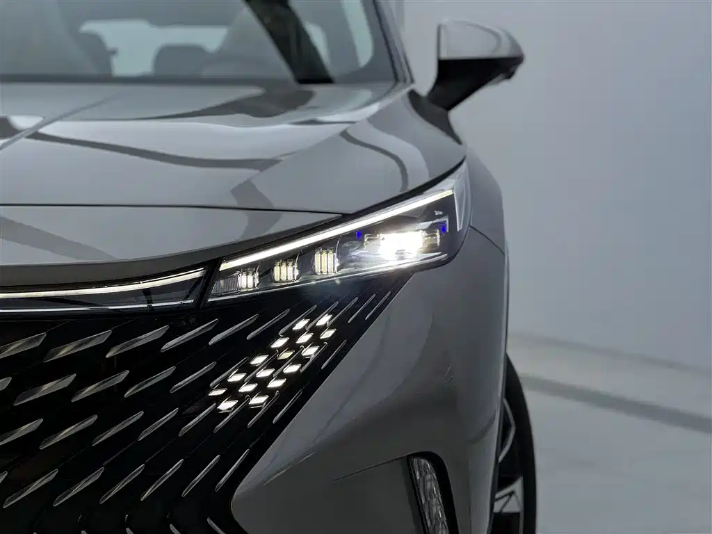 Roewe RX5 New Energy — фото 4