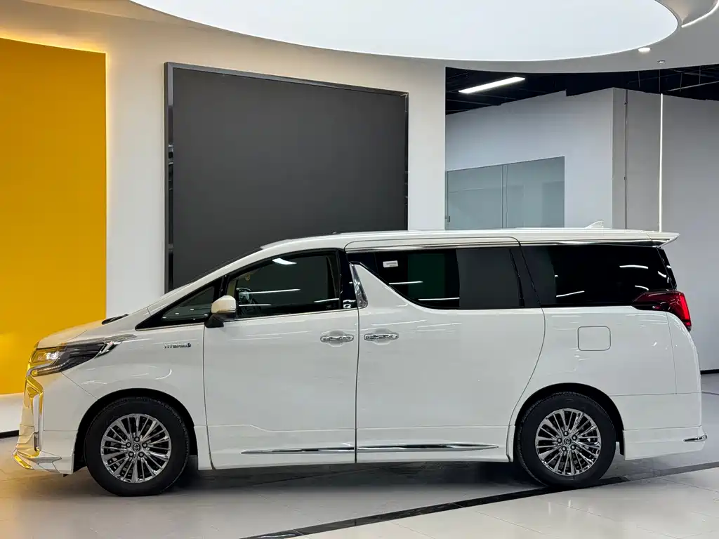 Toyota Alphard 2021 — фото 2