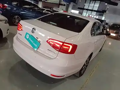 Volkswagen Sagitar 2017