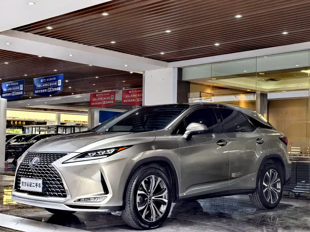 Lexus RX 2020 — фото 1