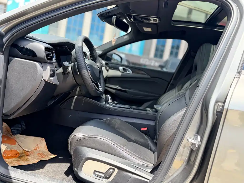 Lynk & Co 03 2020 — фото 8