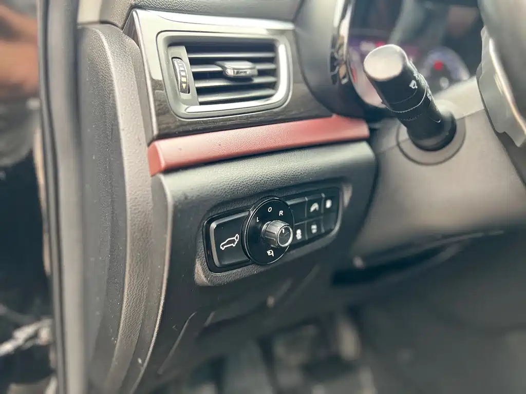 GAC Motor Trumpchi GS8 2018 — фото 13