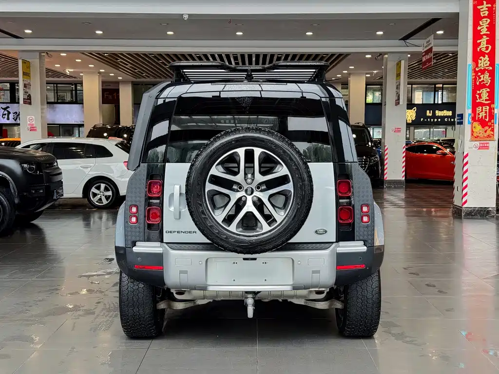 Land Rover Defender 2022 — фото 15