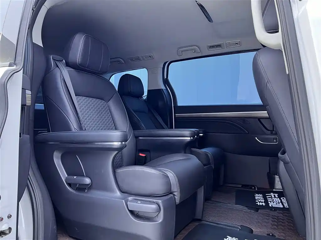 GAC Trumpchi M8 2022 — фото 23