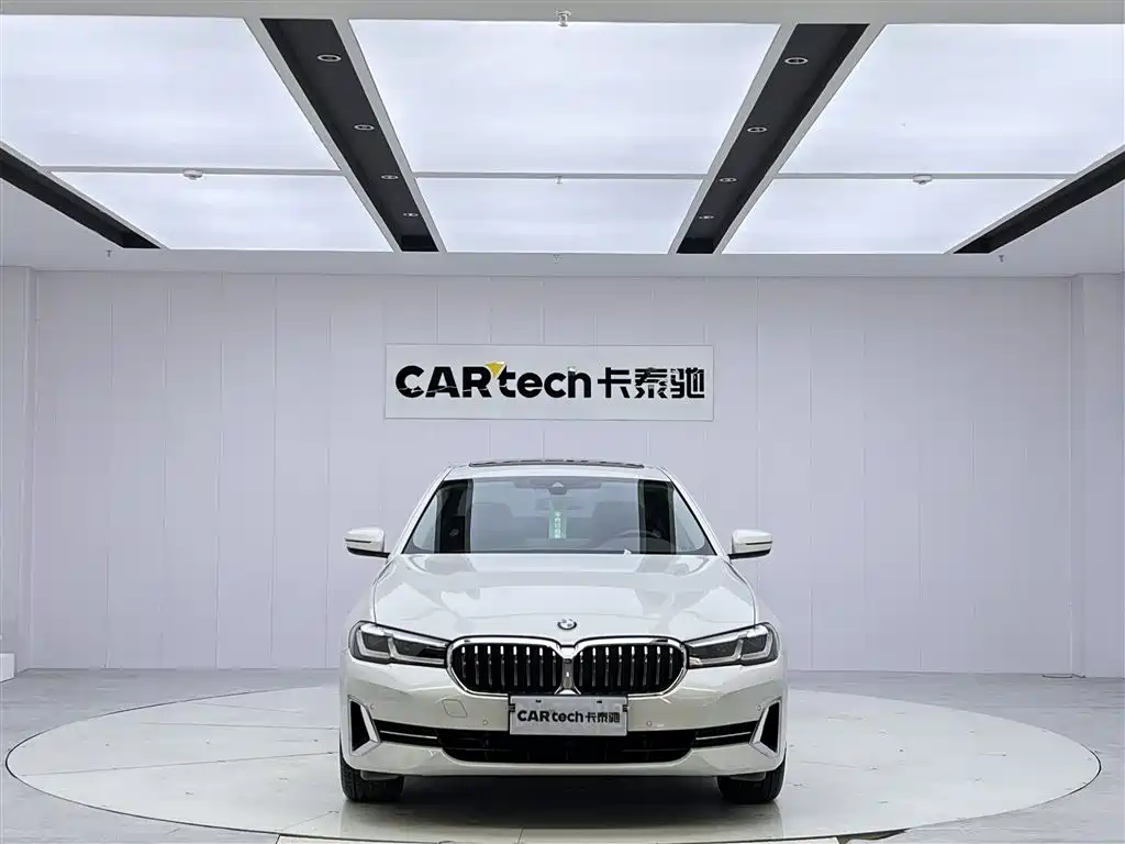 BMW 5 Series 2022 — фото 3