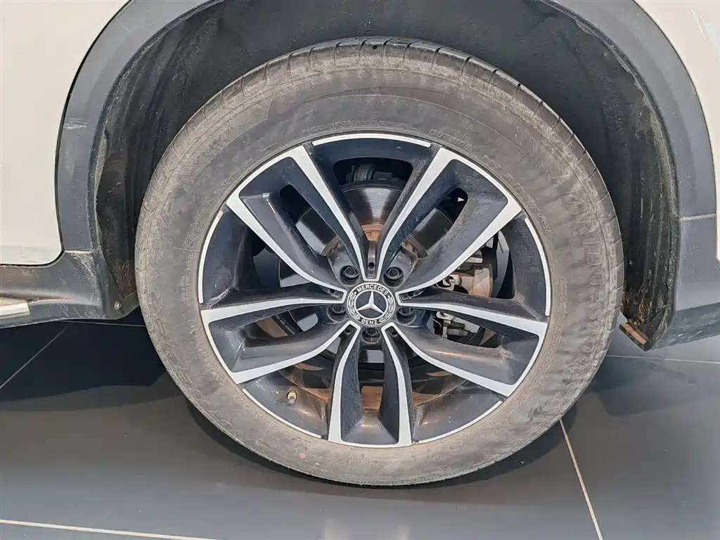 Mercedes-Benz GLC 2020 — фото 20