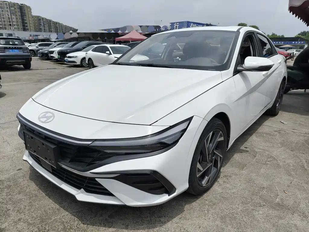 Hyundai Elantra 2023