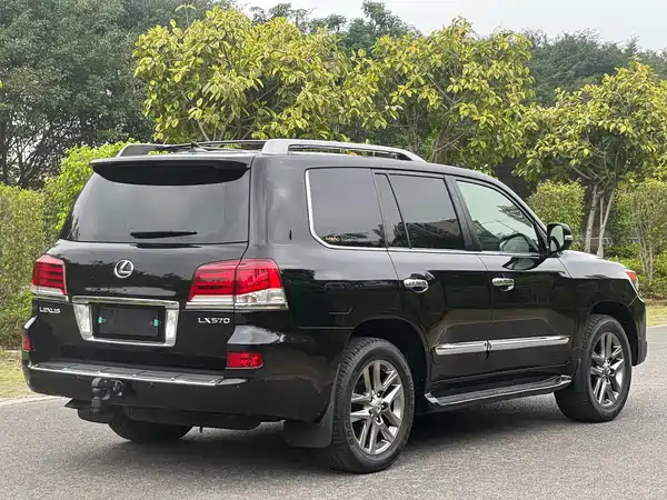 Lexus LX 2013