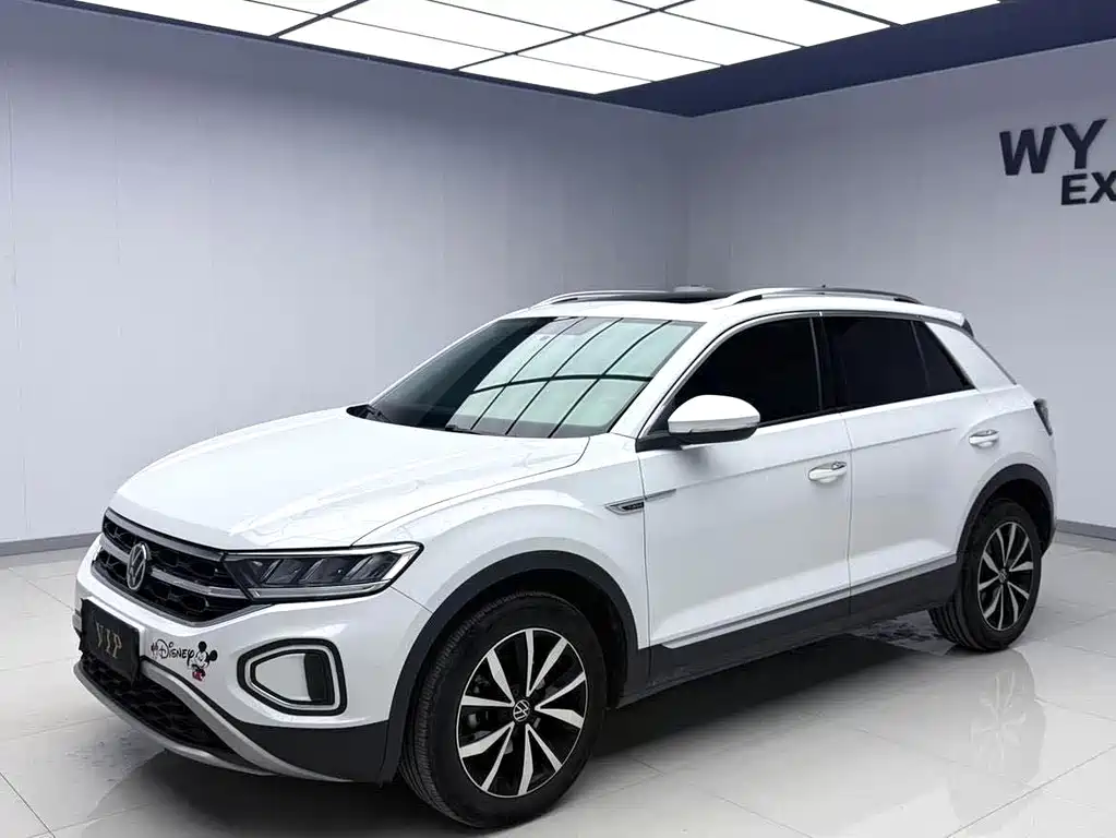 Volkswagen T-Roc 2023 — фото 1