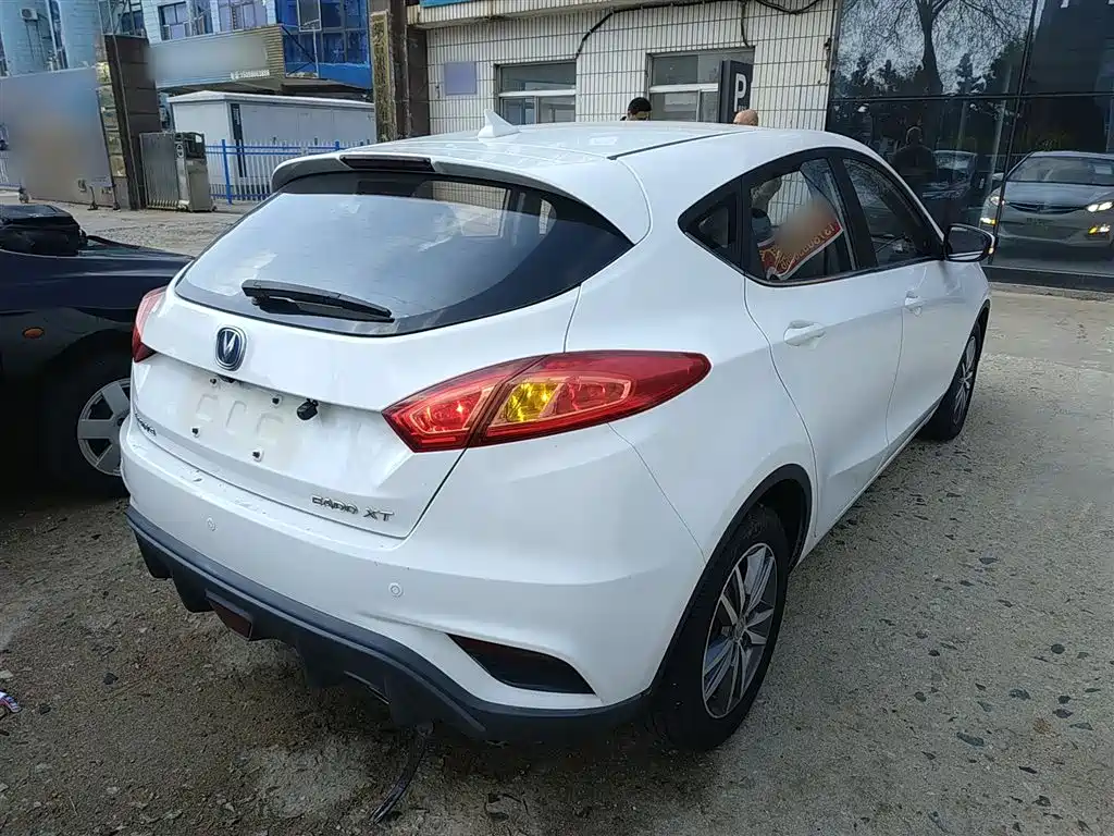 Changan Eado XT 2016 — фото 7