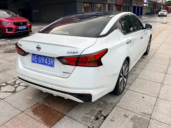 Nissan Teana 2023