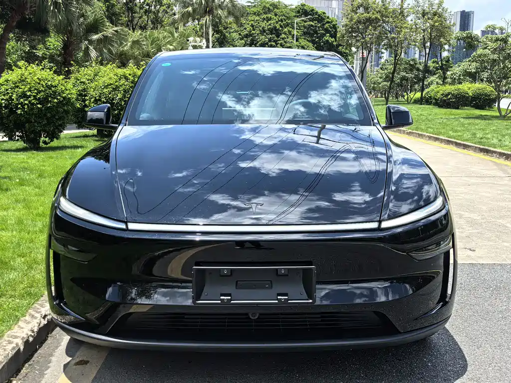 Tesla Model Y 2026