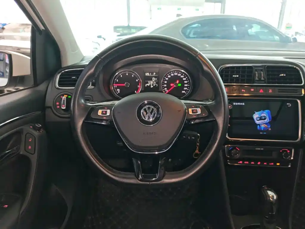 Volkswagen Polo 2018 — фото 11