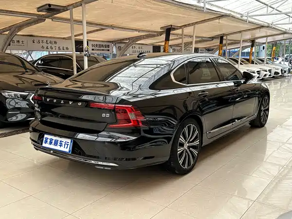 Volvo S90 2022