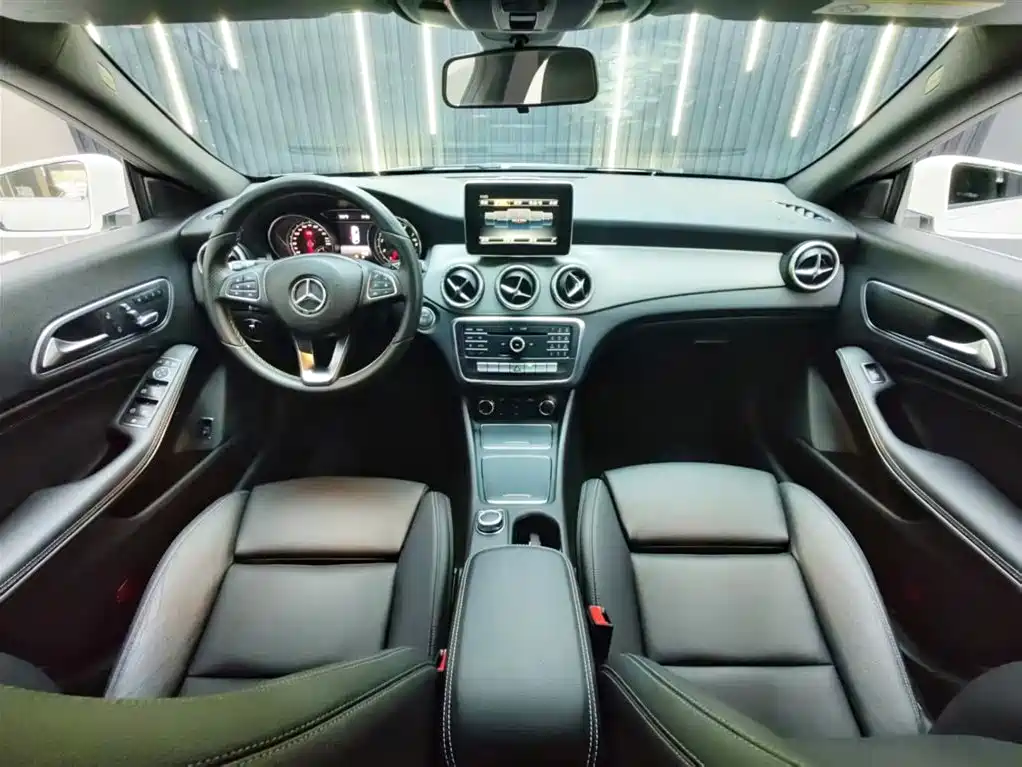 Mercedes-Benz CLA 2016