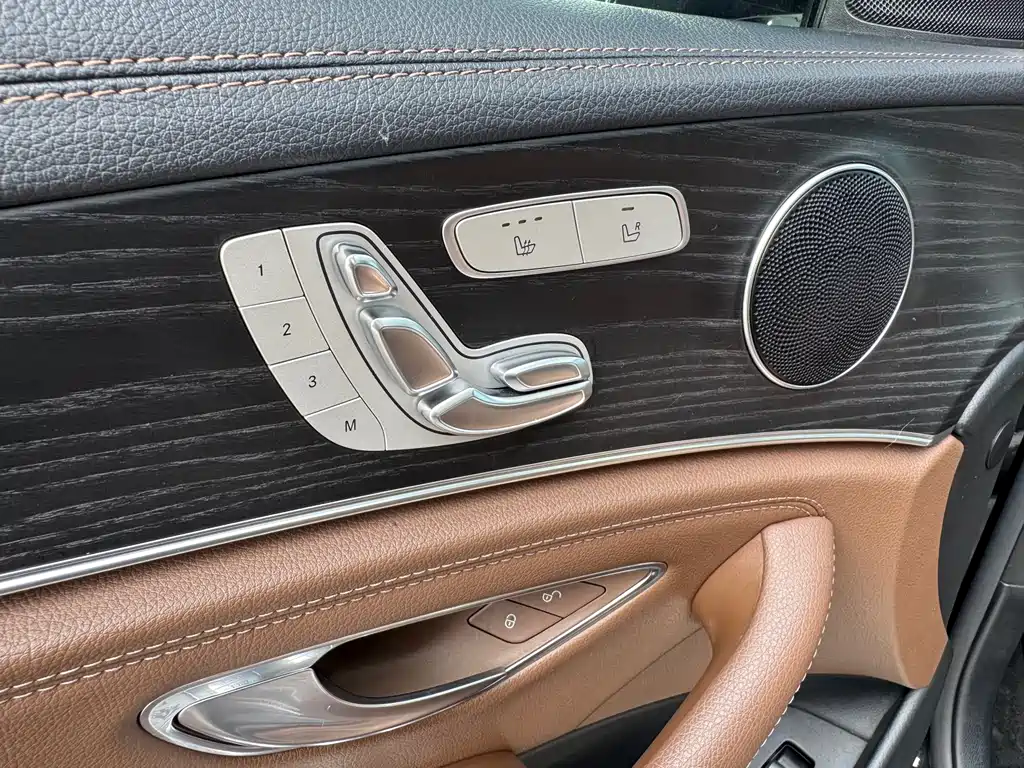 Mercedes-Benz E-Class 2021 — фото 10