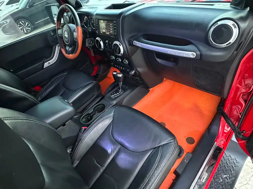 Jeep Wrangler 2014 — фото 10