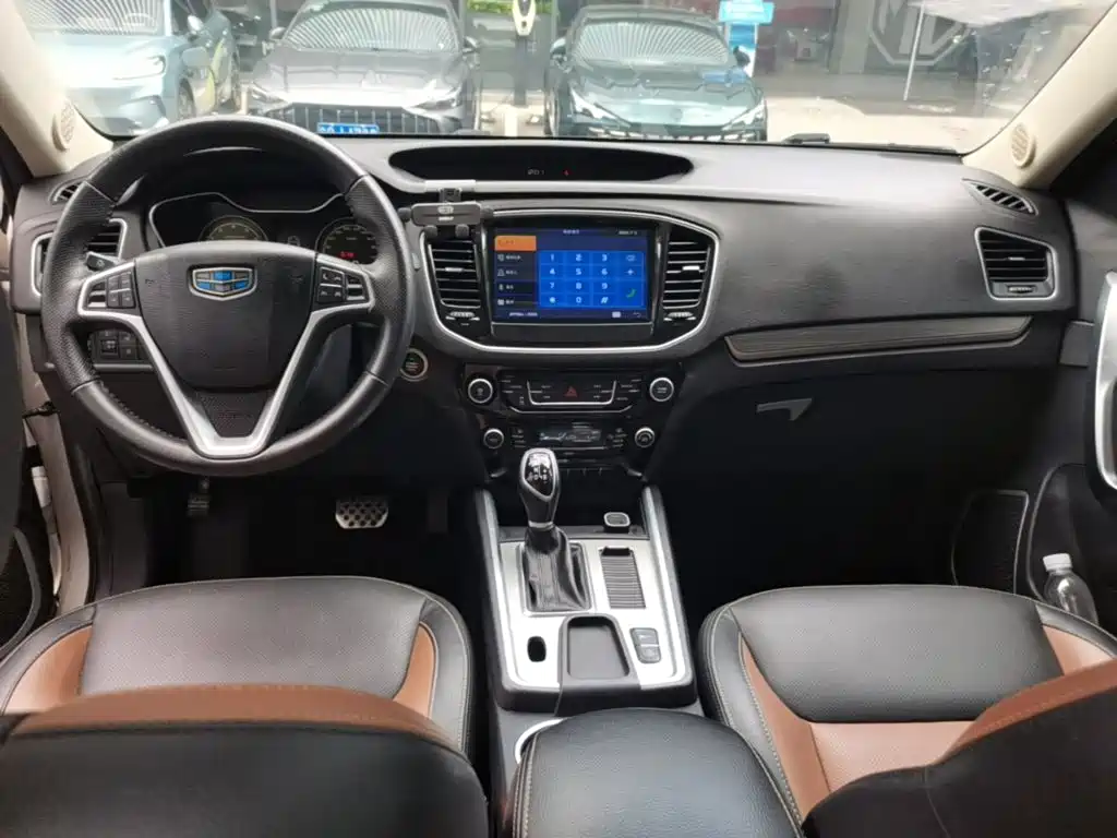 Geely Vision X6 2018 — фото 10