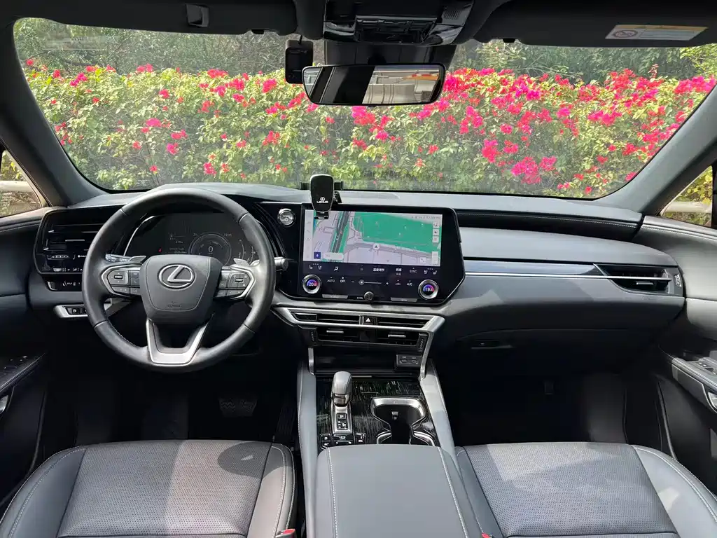 Lexus RX 2023