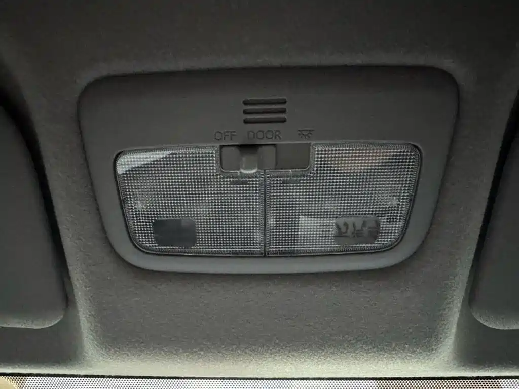 Toyota Yaris L 2023 — фото 15