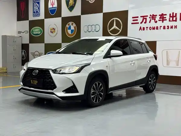 Toyota Yaris L 2023