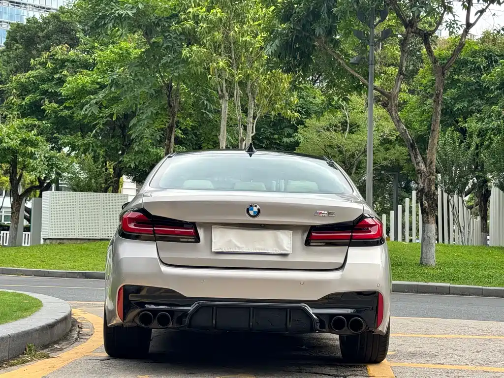 BMW M5 2016 — фото 15