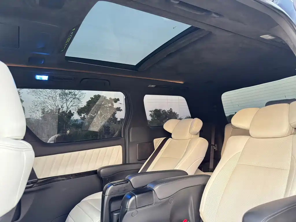 Toyota Alphard 2012 — фото 18