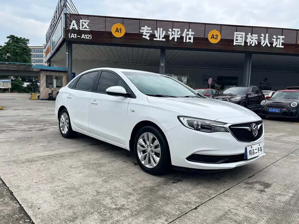Buick Excelle 2017 — фото 3