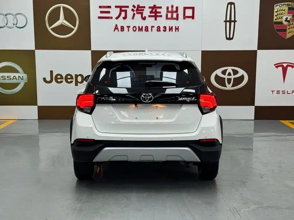 Toyota Yaris L 2022 — фото 5