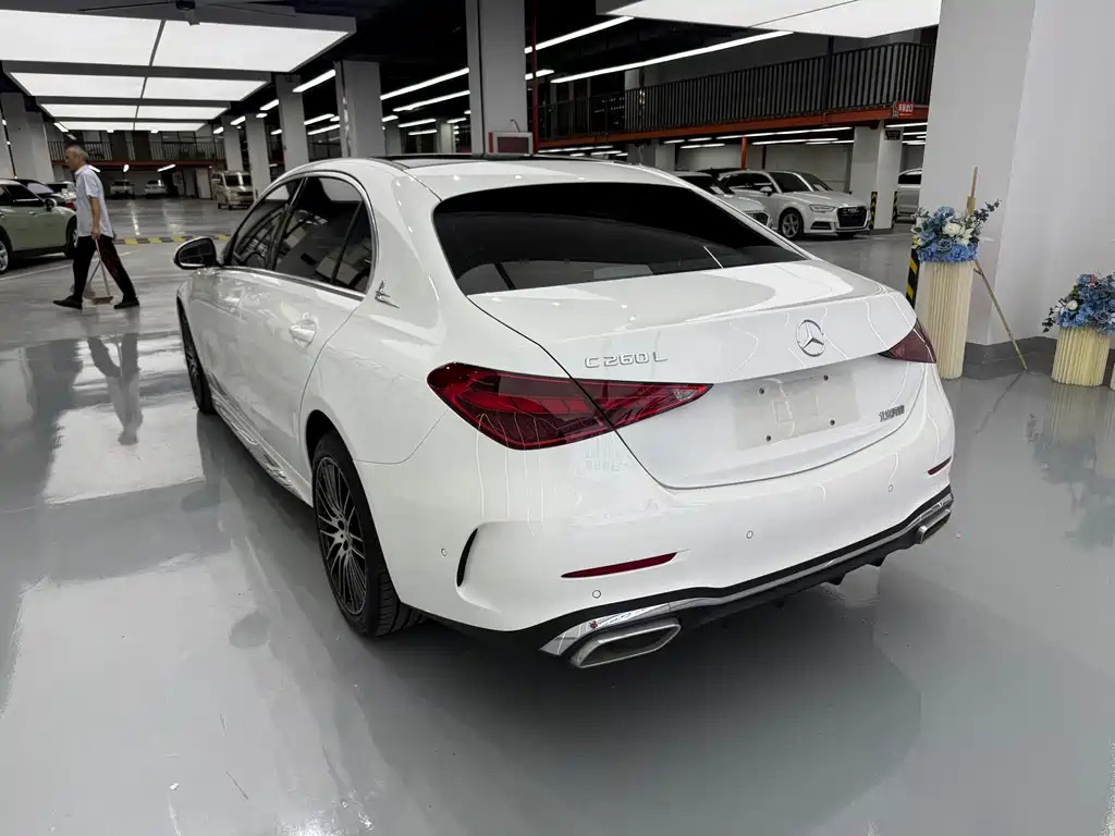 Mercedes-Benz C-Class 2024 — фото 13