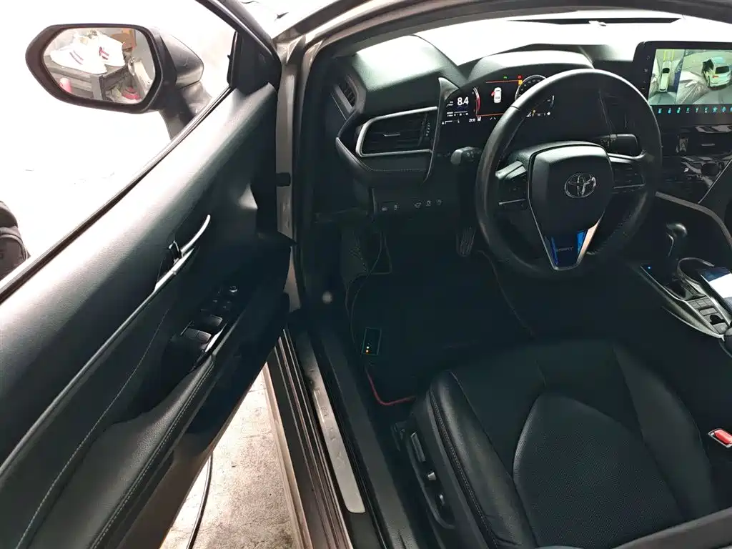 Toyota Camry 2021 — фото 16