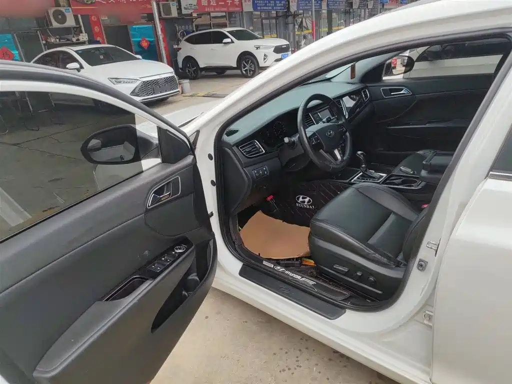 Hyundai Mistra 2015 — фото 16