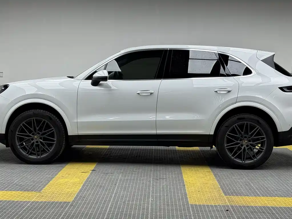 Porsche Cayenne 2024