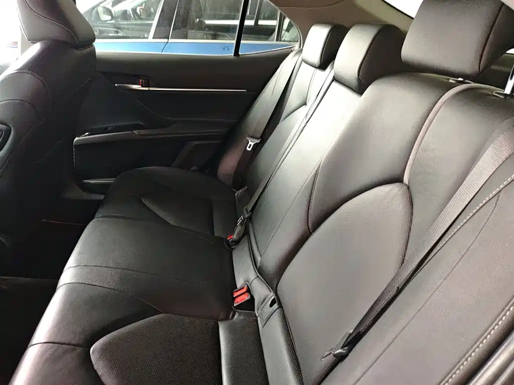 Toyota Camry 2021 — фото 17