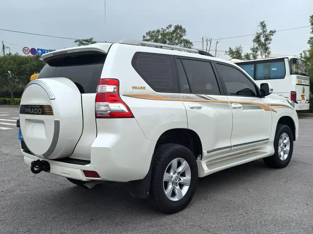 Toyota Prado 2014 — фото 11