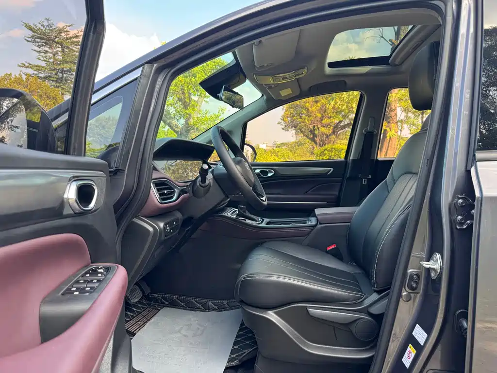 GAC Trumpchi M6 2021 — фото 10