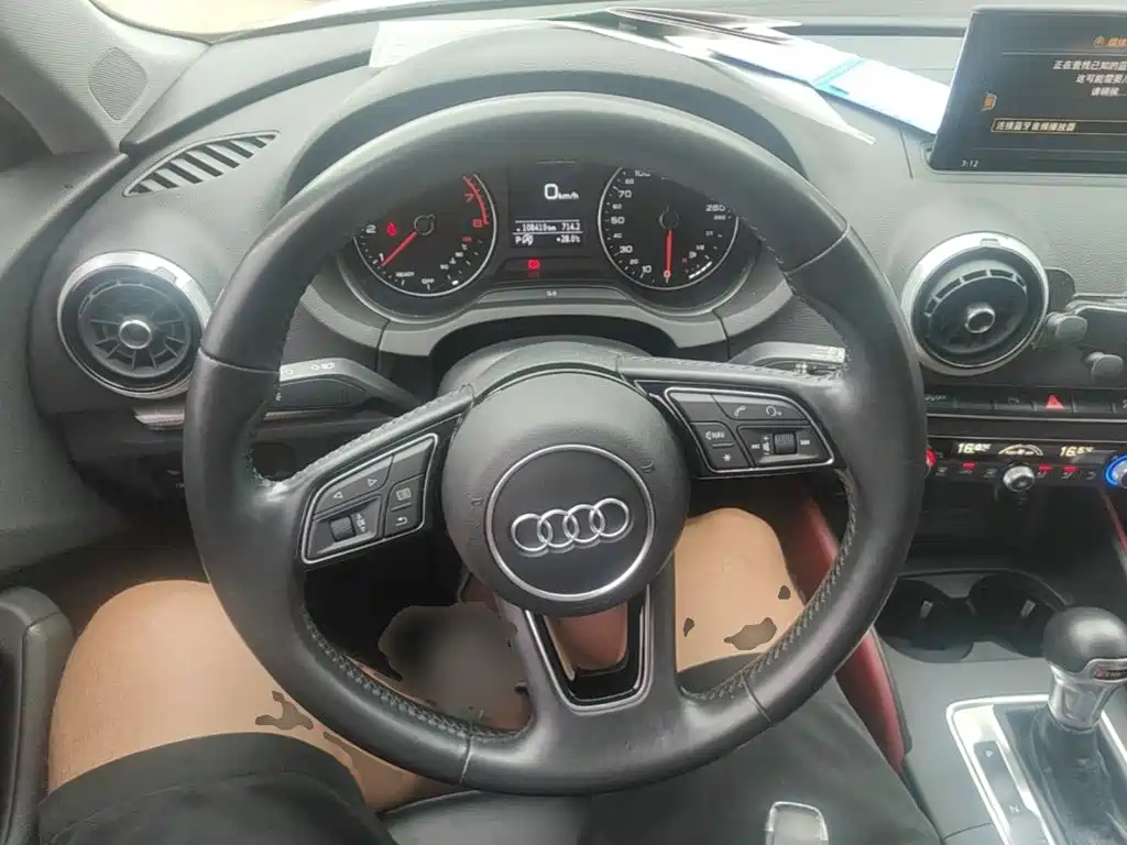 Audi A3 2018 — фото 11