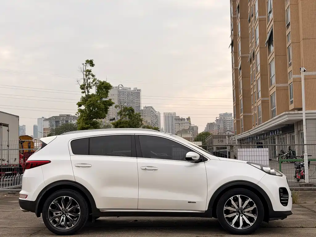 Kia KX5 2016 — фото 8