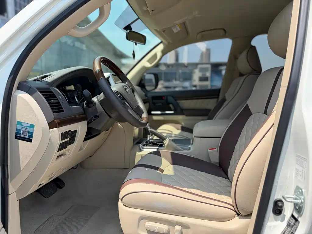 Toyota Land Cruiser 2020 — фото 5
