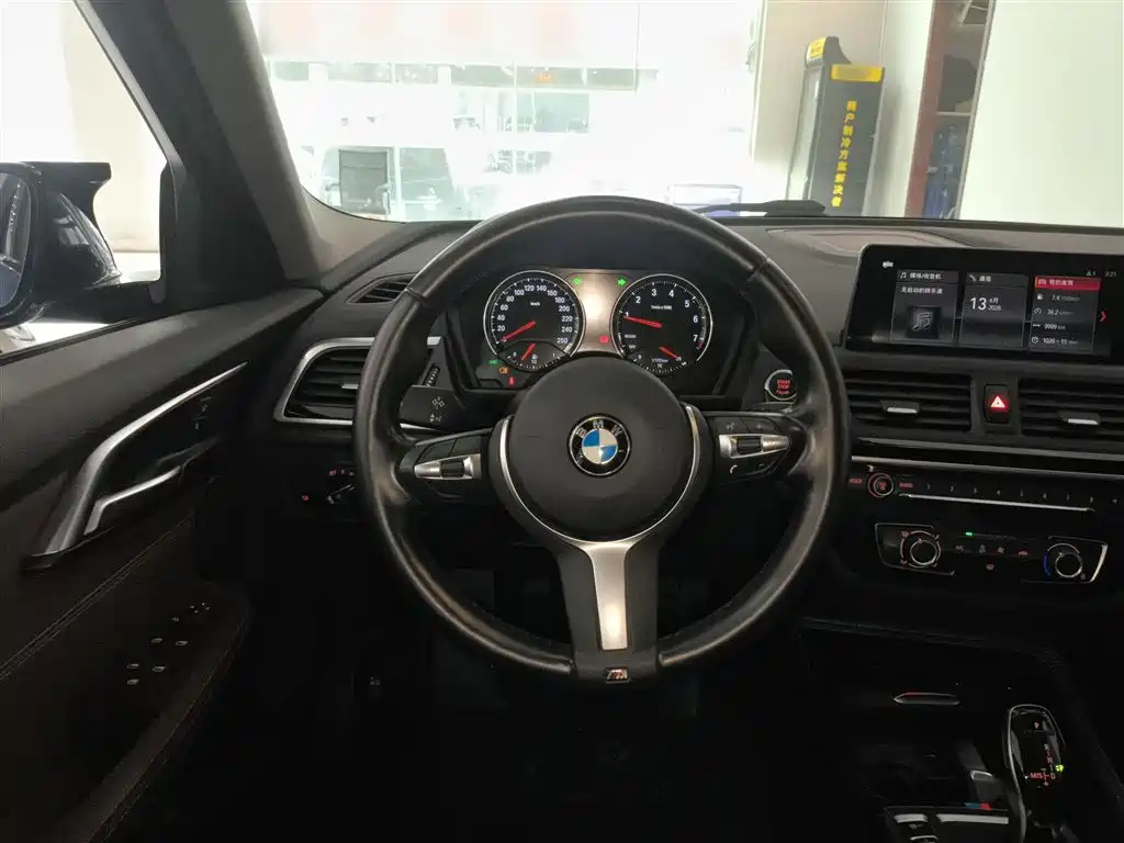 BMW 1 Series 2020 — фото 11