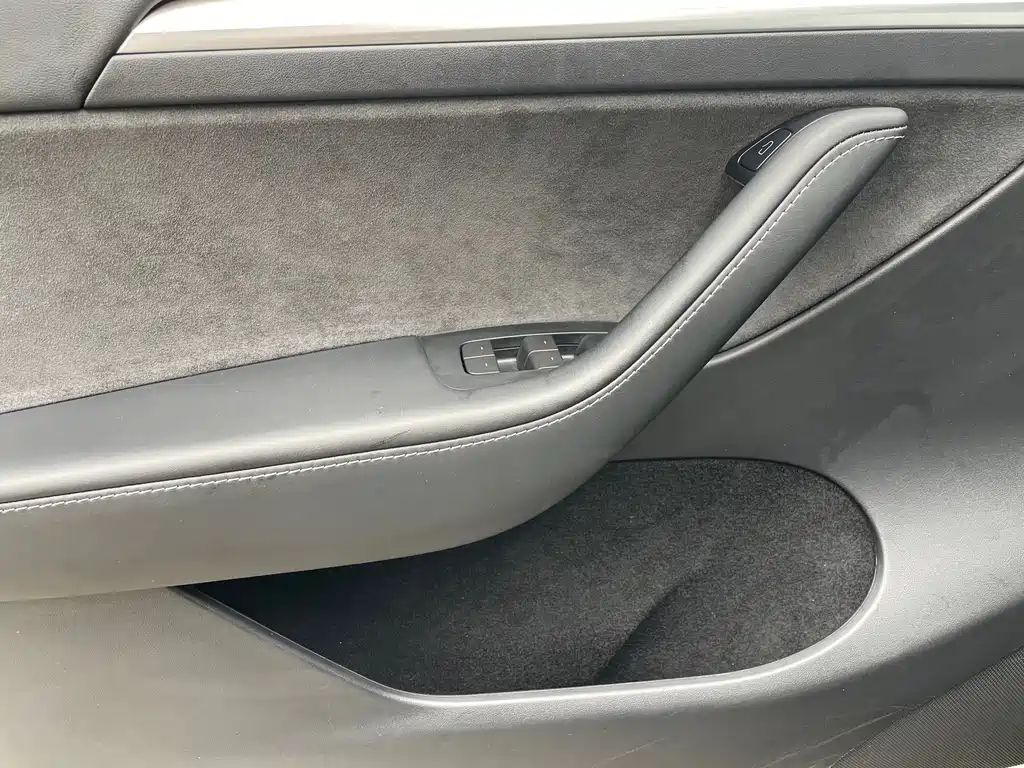 Tesla Model Y 2023 — фото 18