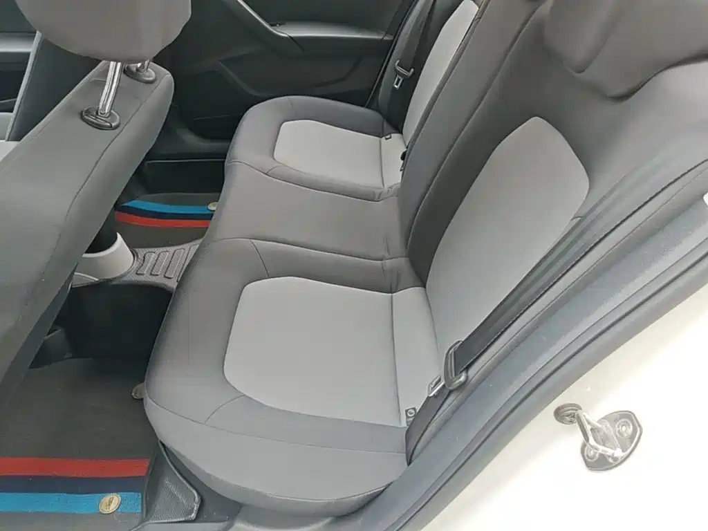 Skoda Rapid 2015 — фото 17