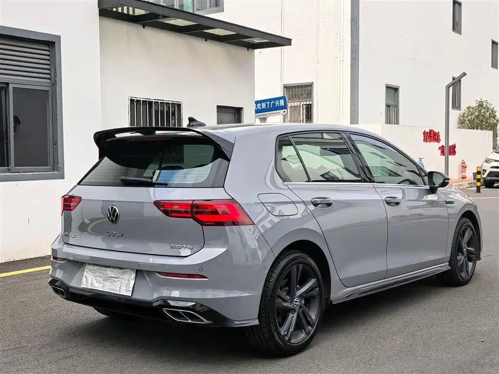 Volkswagen Golf 2021