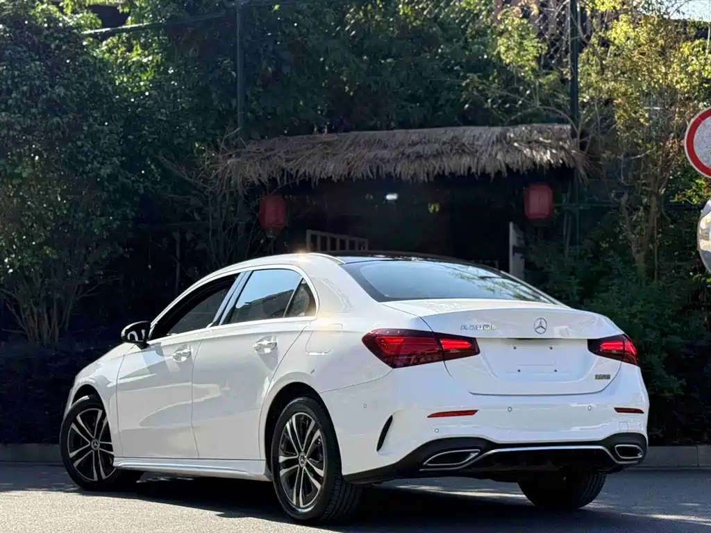 Mercedes-Benz A-Class 2023 — фото 7
