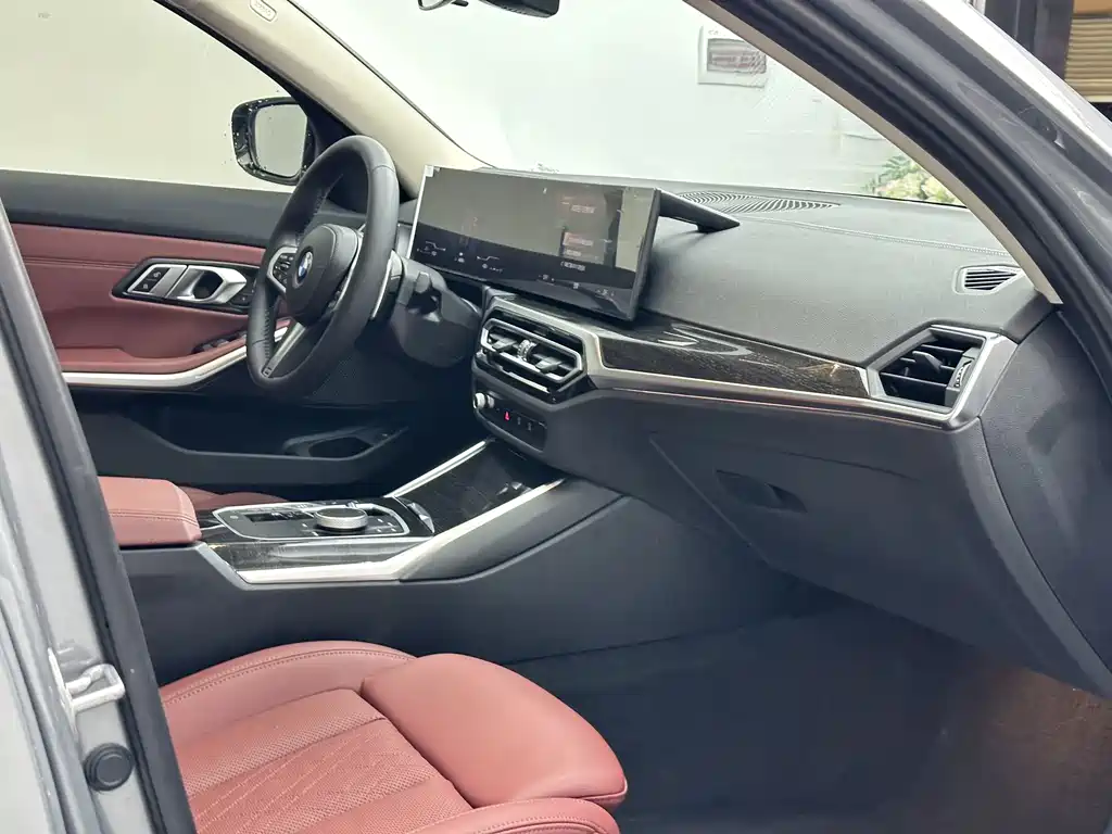 BMW 3 Series 2023 — фото 17