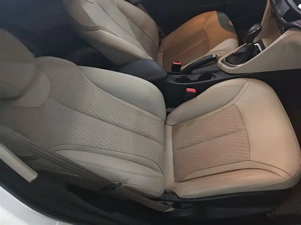 Buick Excelle 2017 — фото 20