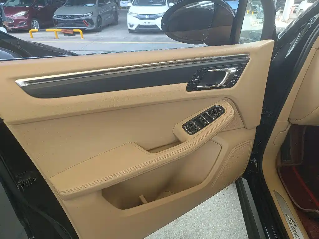 Porsche Macan 2015 — фото 4